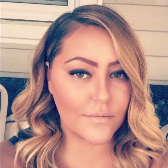 Meet your Posher, Aneta - Picture 1 of 1